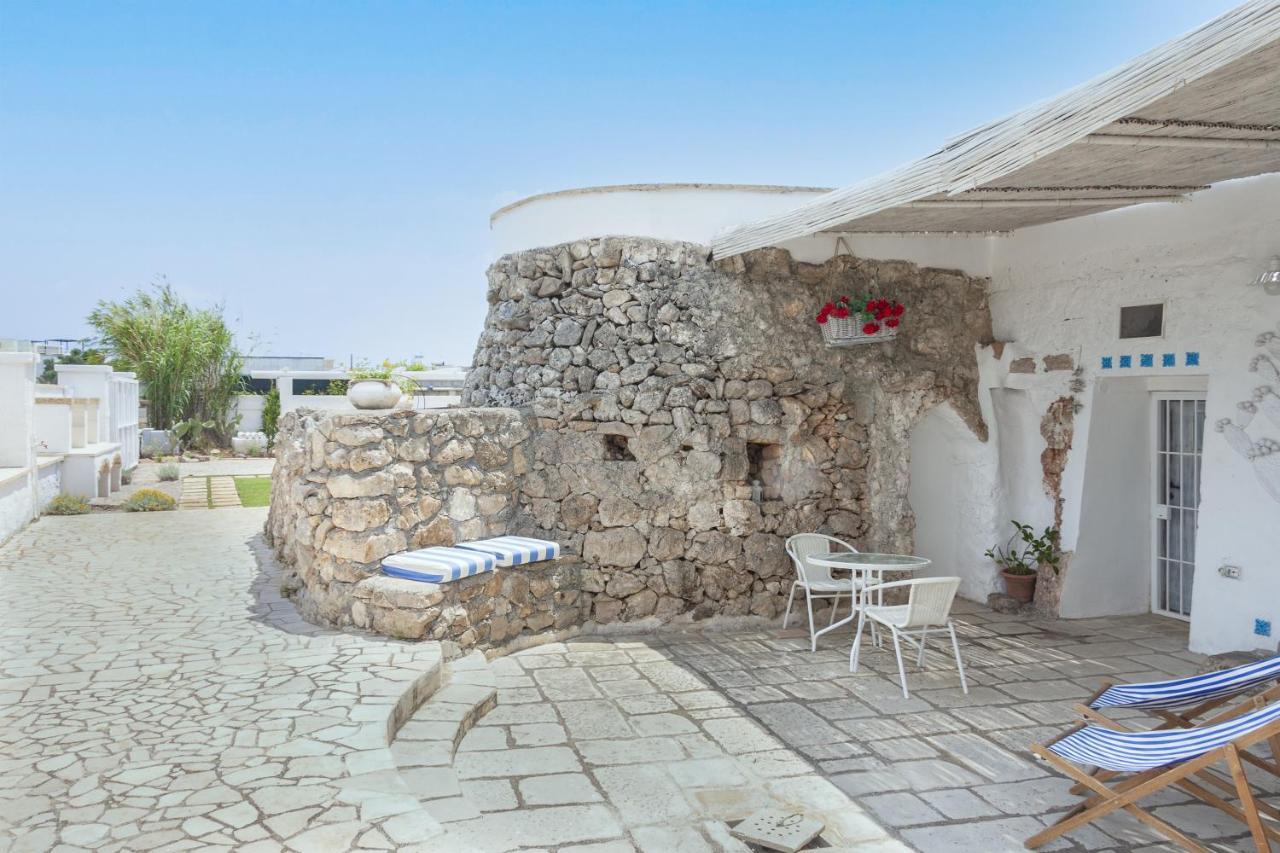 Trullo E Appartamenti Al Mare Torre San Giovanni Exterior foto