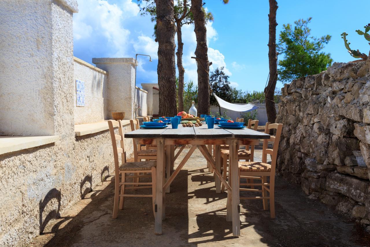 Trullo E Appartamenti Al Mare Torre San Giovanni Exterior foto