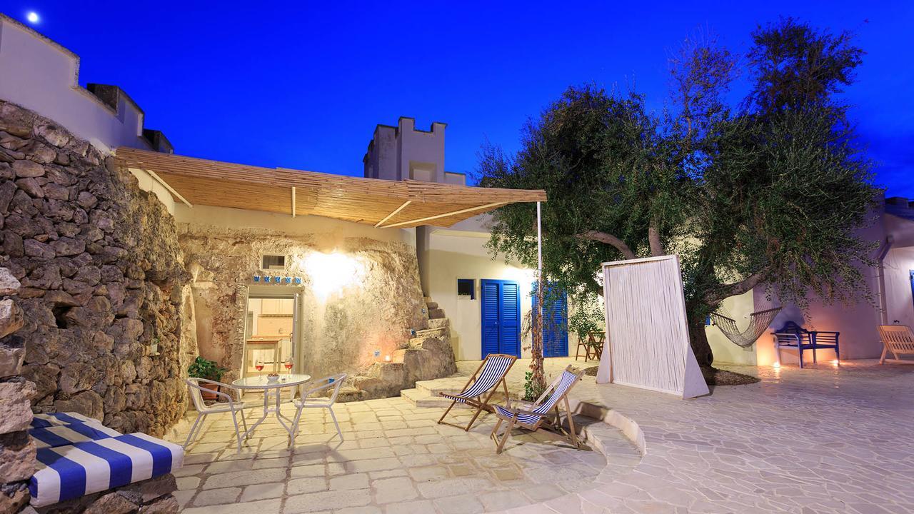 Trullo E Appartamenti Al Mare Torre San Giovanni Exterior foto