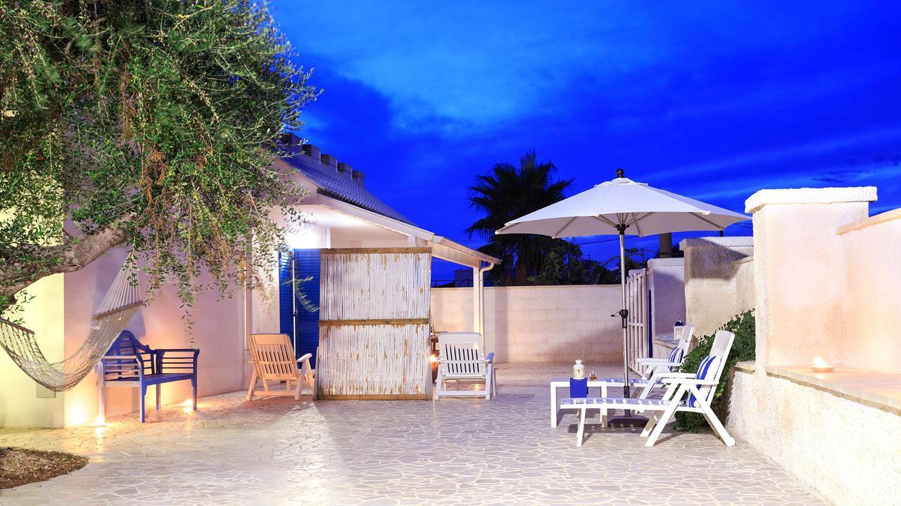 Trullo E Appartamenti Al Mare Torre San Giovanni Exterior foto